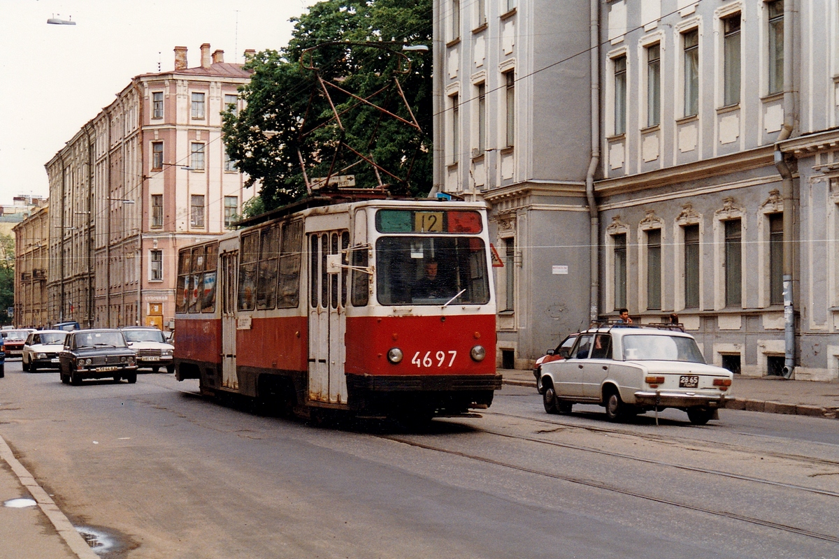 Санкт-Петербург, ЛМ-68М № 4697