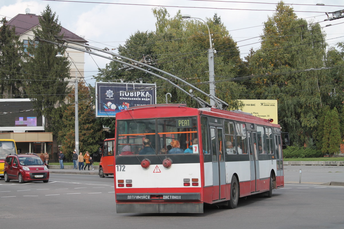 Ровно, Škoda 14Tr10/6 № 172