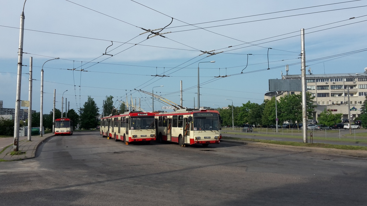 Vilnius — Loops and lines