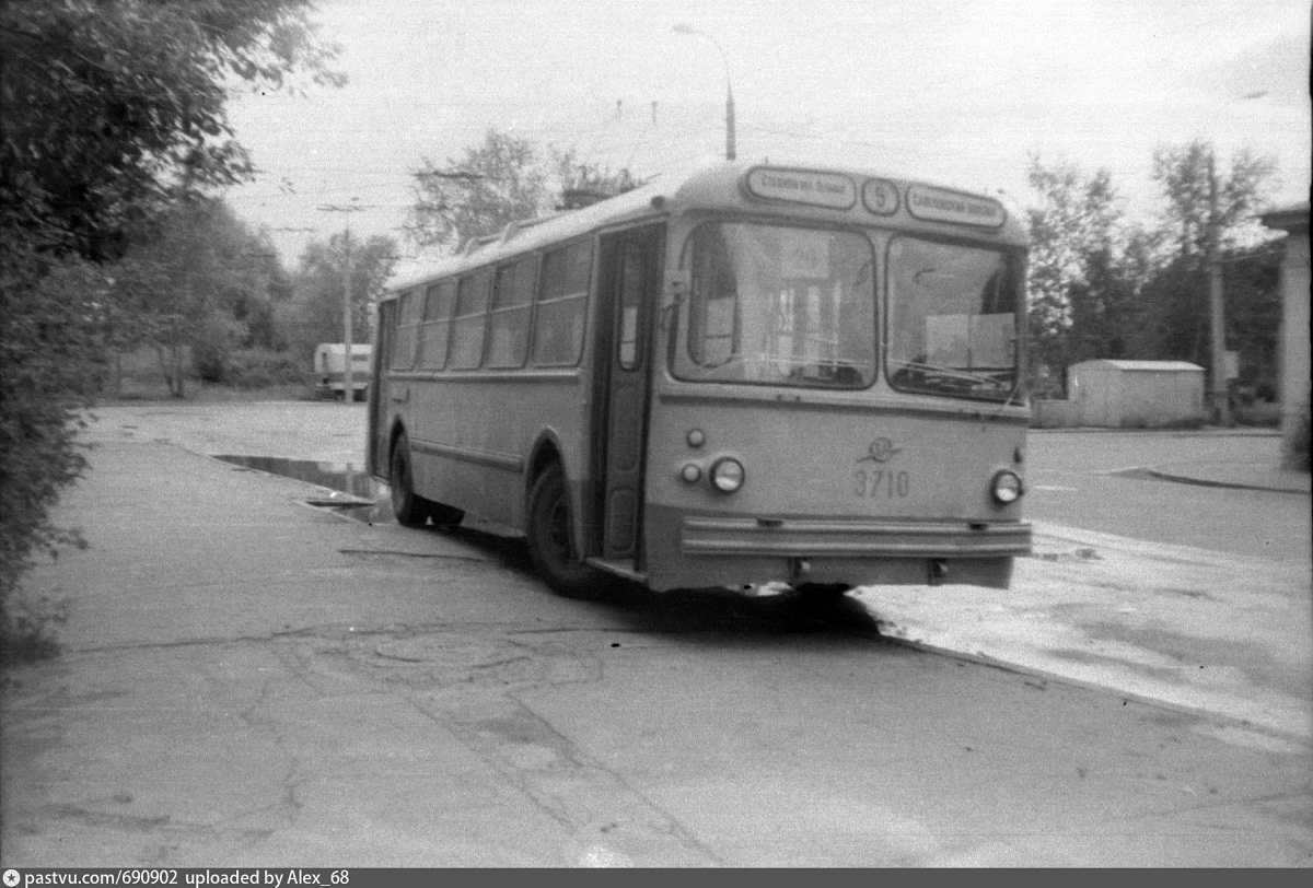 Москва, ЗиУ-5Д № 3710