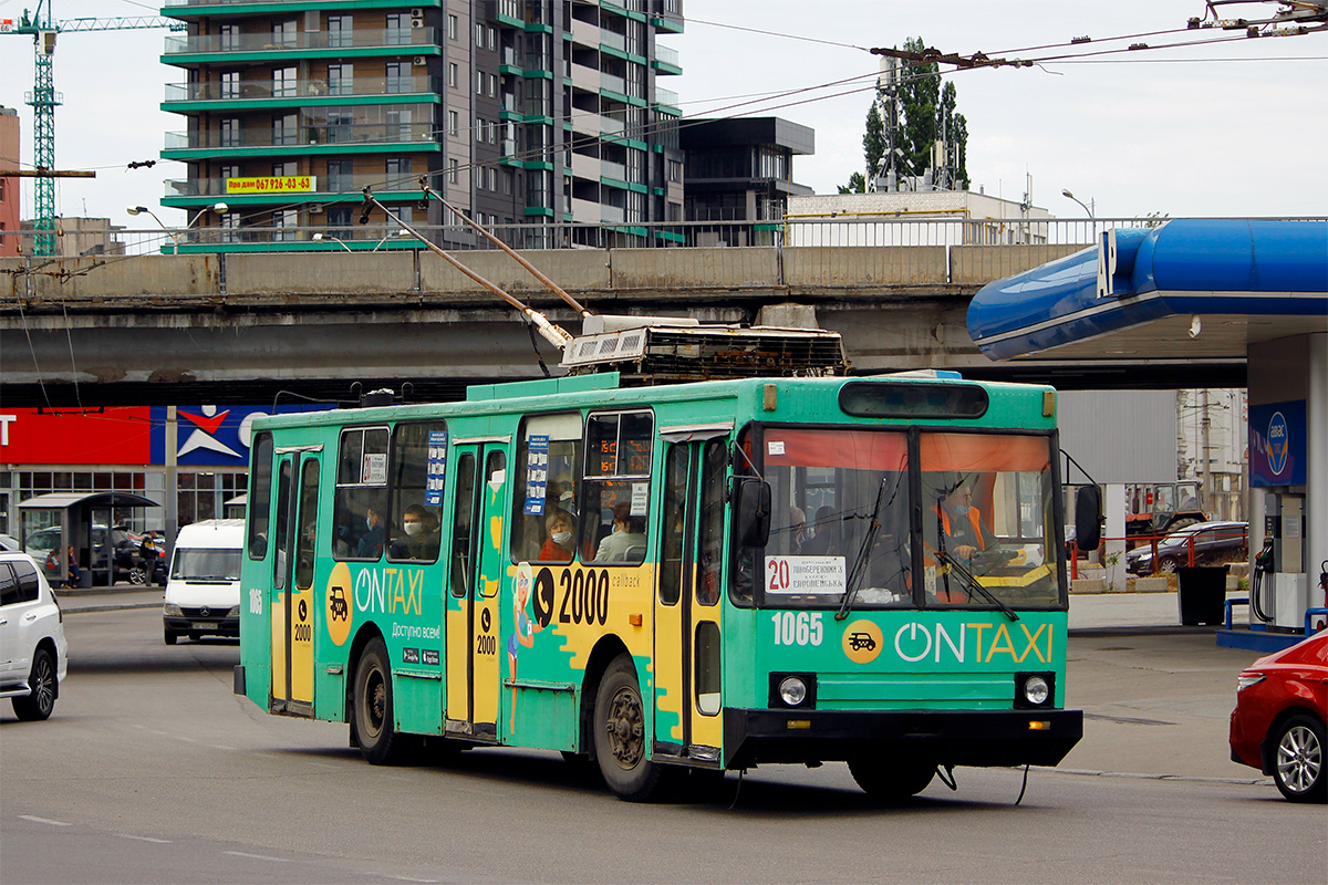 Днепр, ЮМЗ Т1Р (Т2П) № 1065