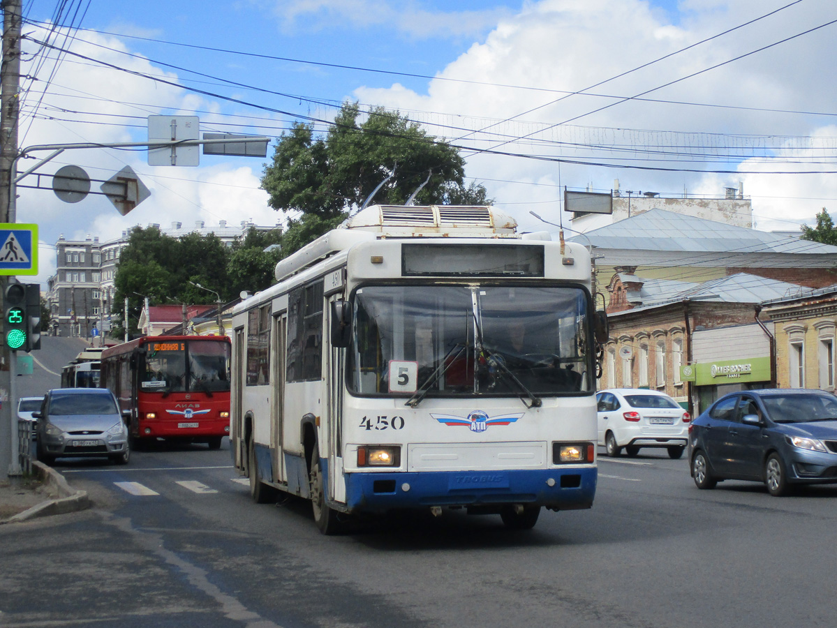 Киров, БТЗ-52764Р № 450