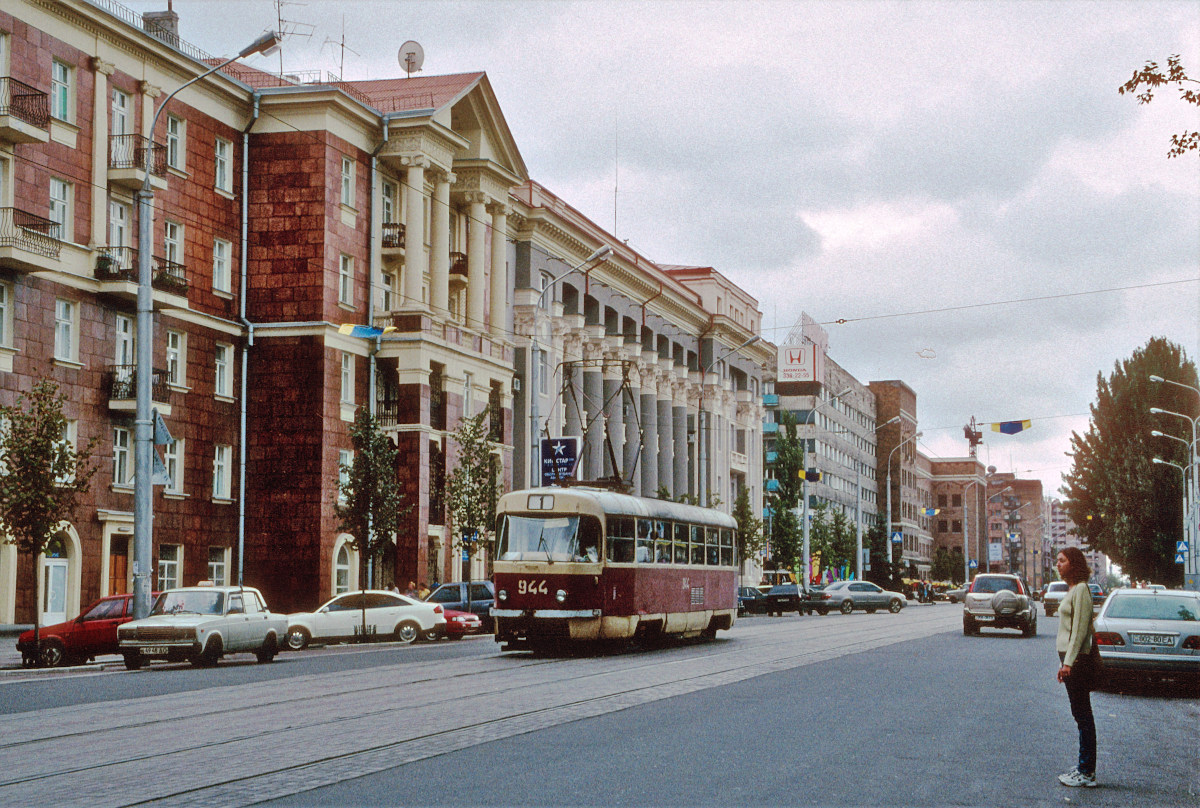 Donieck, Tatra T3SU Nr 944; Donieck — Photos by Peter Haseldine — 08.2001
