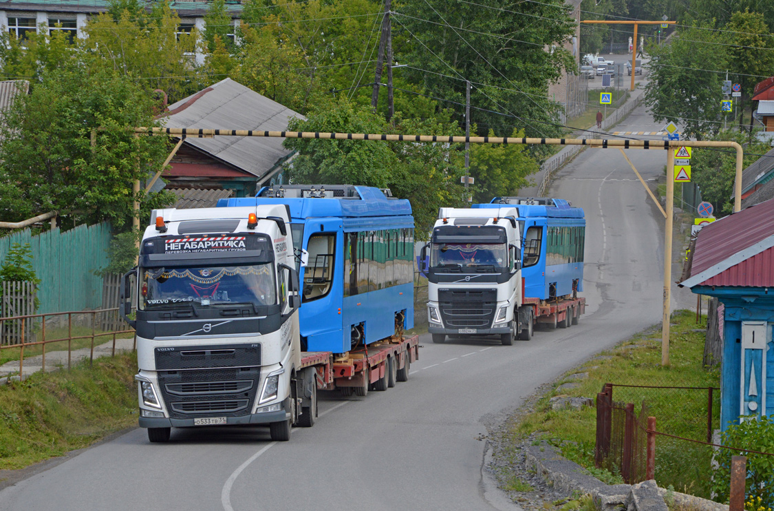 Новокузнецк, 71-623-04 № 204; Новокузнецк, 71-623-04 № 330; Усть-Катав — Трамвайные вагоны для Новокузнецка