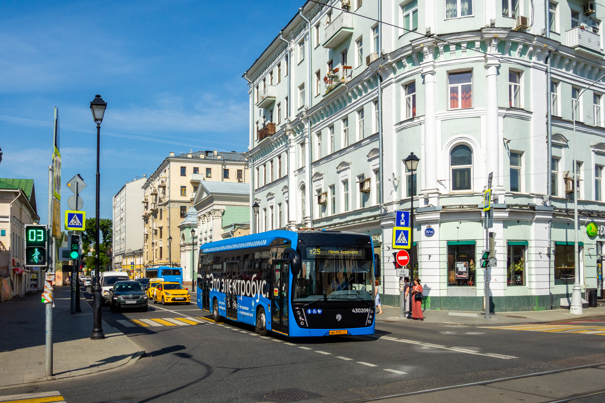 Москва, КАМАЗ-6282 № 430209