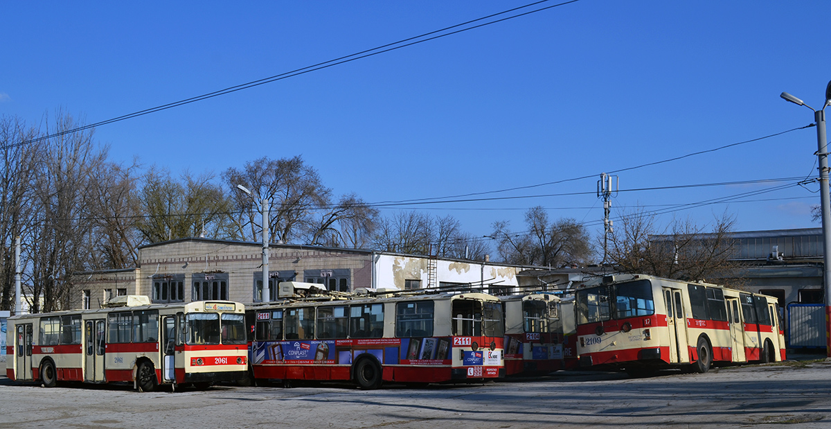 Кишинёв, ЗиУ-682В-012 [В0А] № 2061; Кишинёв, ЗиУ-682Г [Г00] № 2109