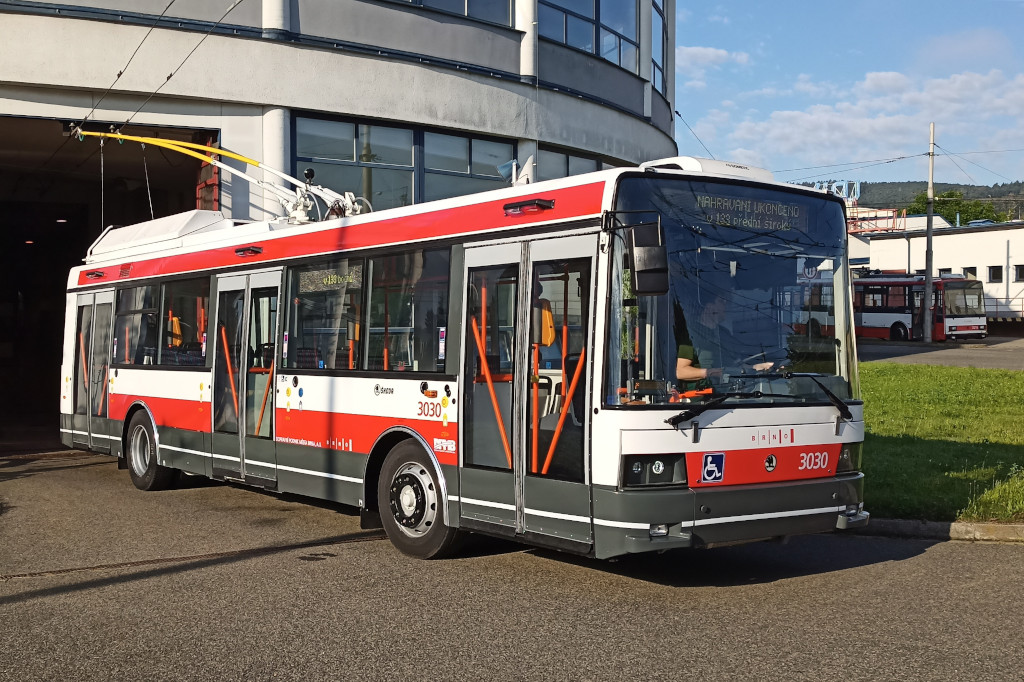 Брно, Škoda 21Tr № 3030