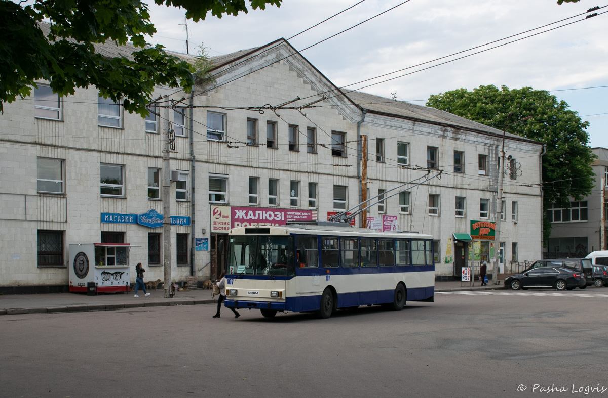 Ровно, Škoda 14Tr89/6 № 107