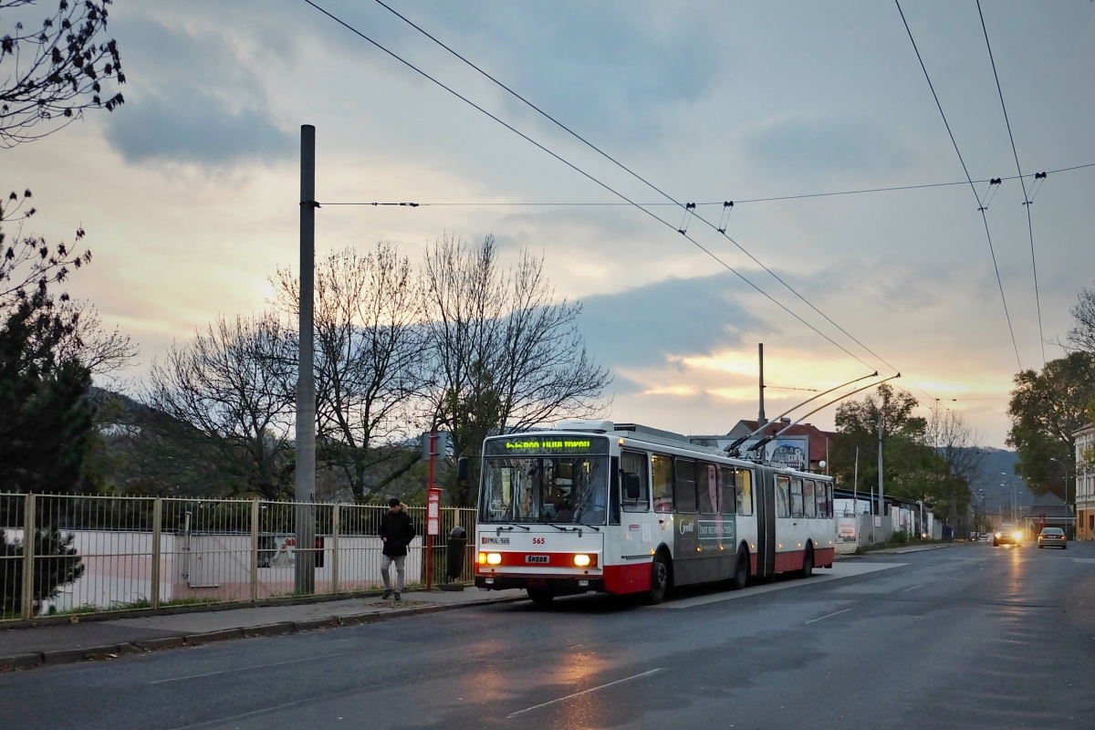 拉貝河畔烏斯季, Škoda 15Tr13/6M # 565