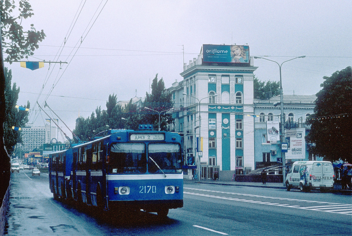 Донецк, ЗиУ-682В-012 [В0А] № 2170; Донецк — Фотографии Питера Хэзелдайна — 08.2001