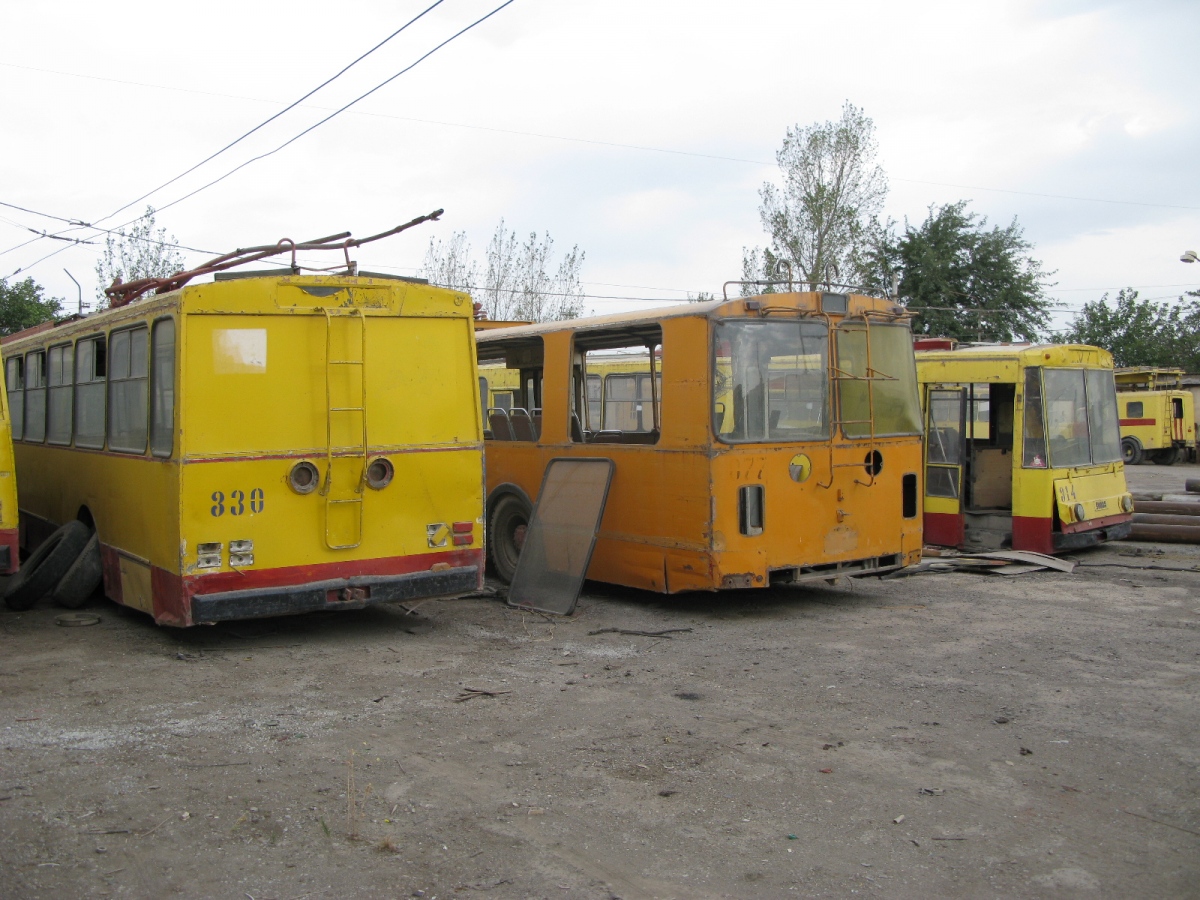 Рустави, Škoda 14Tr02 № 330; Рустави, ЗиУ-682УГ № 077; Рустави, Škoda 14Tr02 № 314