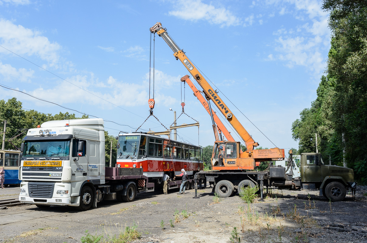 Каменское, Tatra T6A5 № 2020; Каменское — Прибытие и разгрузка новых вагонов