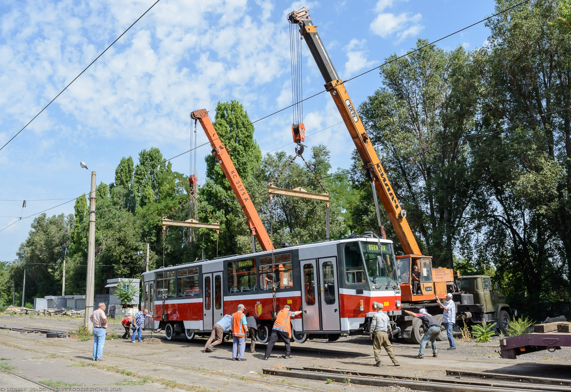 Каменское, Tatra T6A5 № 2020; Каменское — Прибытие и разгрузка новых вагонов