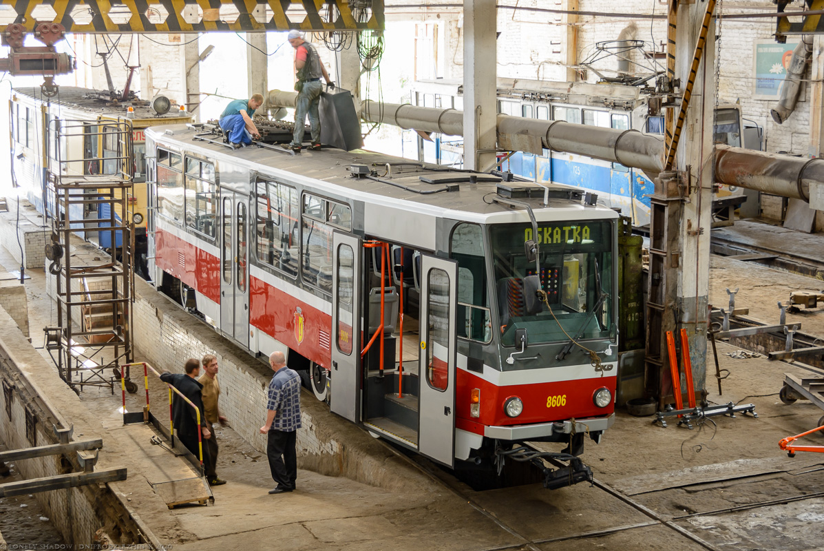 Каменское, Tatra T6A5 № 2020; Каменское — Прибытие и разгрузка новых вагонов
