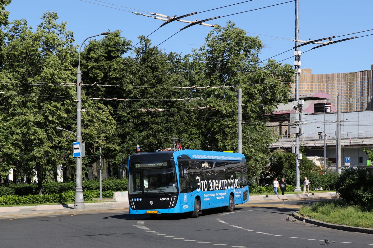 Москва, КАМАЗ-6282 № 430326