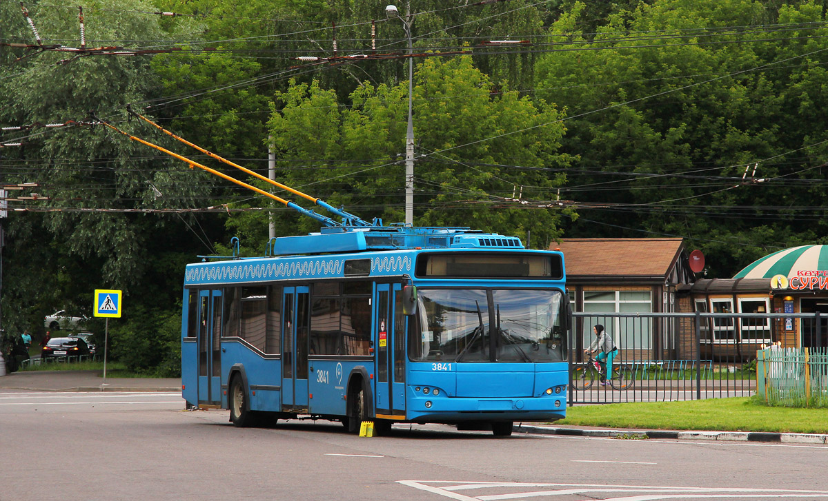 Moszkva, SVARZ-MAZ-6235.00 — 3841