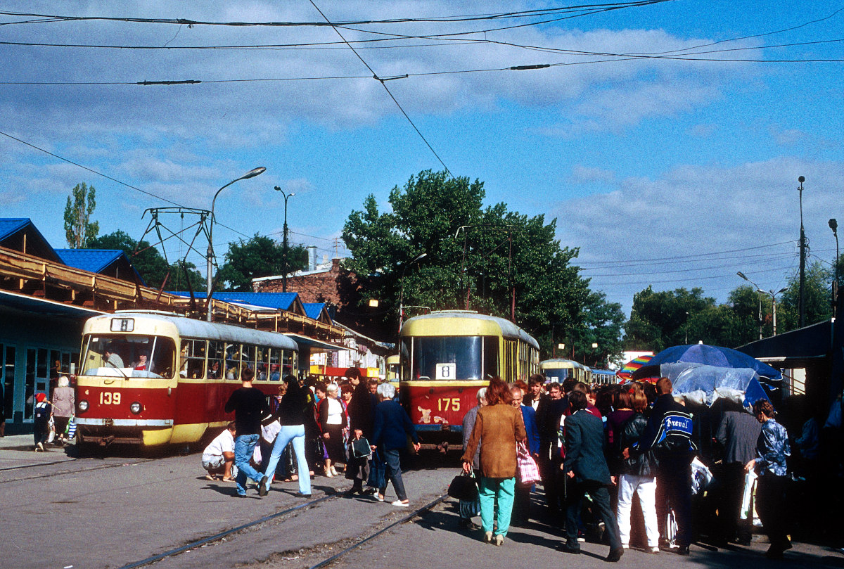 Donetsk, Tatra T3SU # 139; Donetsk, Tatra T3SU # 175; Donetsk — Photos by Peter Haseldine — 08.2001