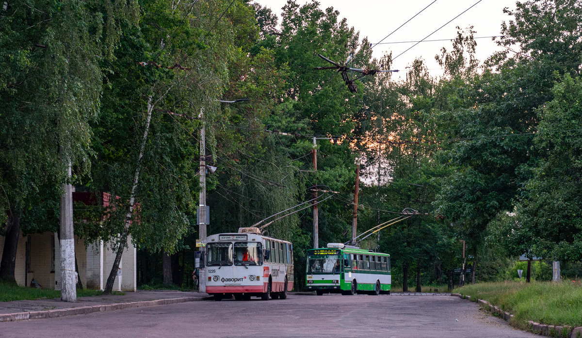 Житомир, ЗиУ-682В [В00] № 1226; Житомир, Škoda 14TrM № 095