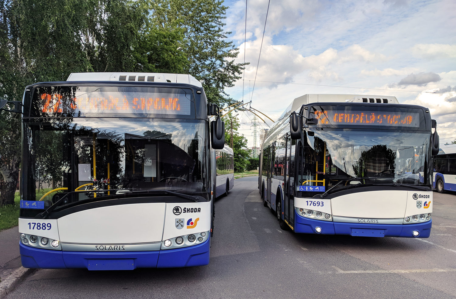 Рига, Škoda 27Tr Solaris III № 17889; Рига, Škoda 27Tr Solaris III № 17693