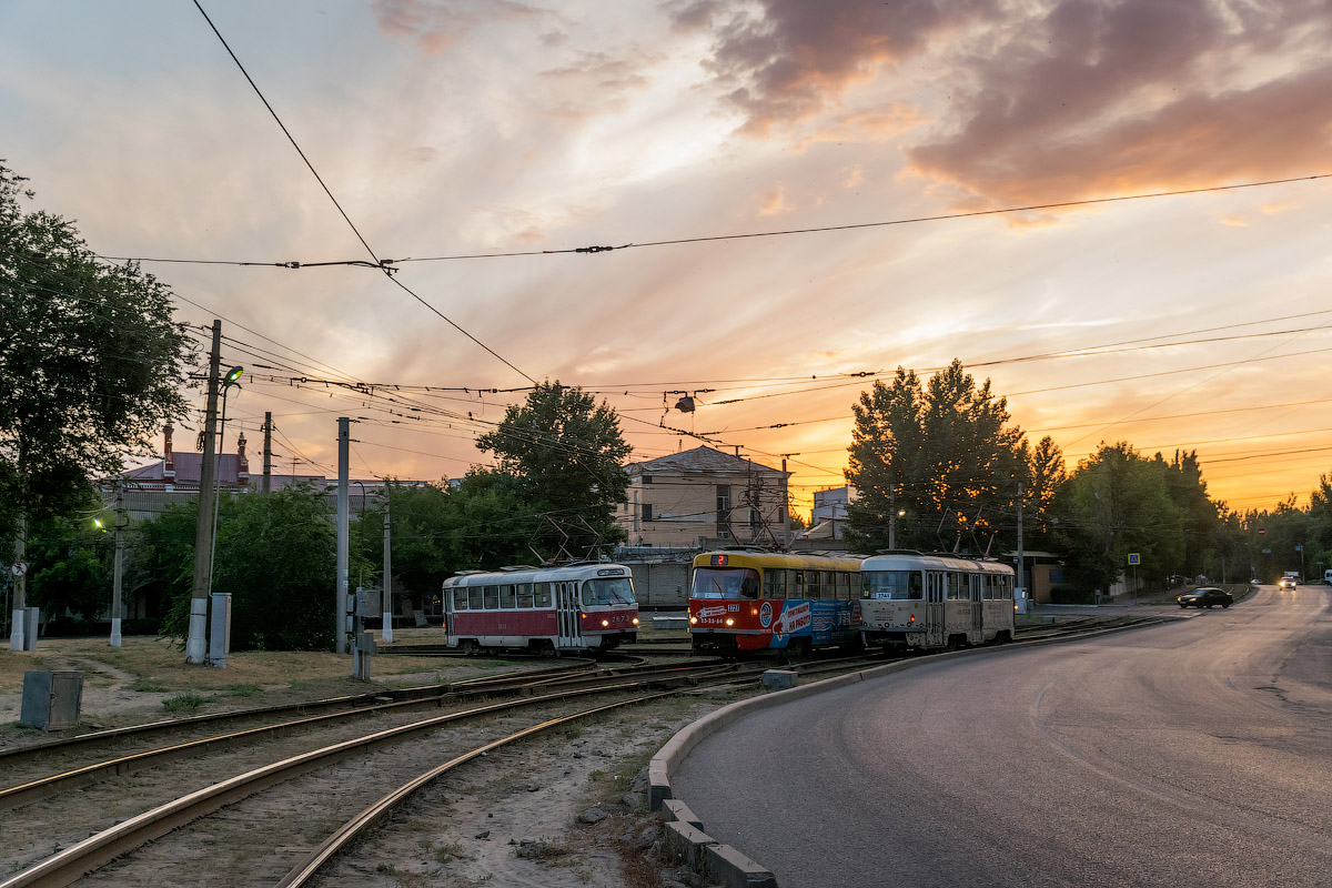 Волгоград, Tatra T3SU (двухдверная) № 2673; Волгоград, Tatra T3SU № 2727; Волгоград, Tatra T3SU № 2741
