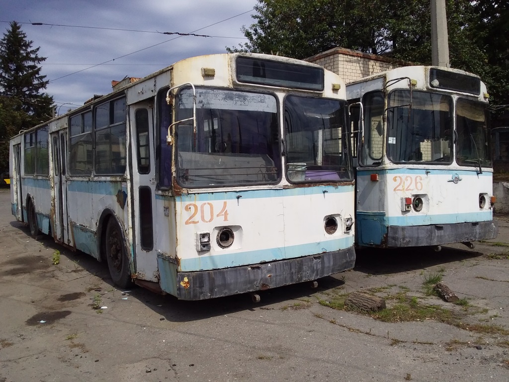 Хмельницкий, ЗиУ-682В [В00] № 204; Хмельницкий, ЗиУ-682В-013 [В0В] № 226