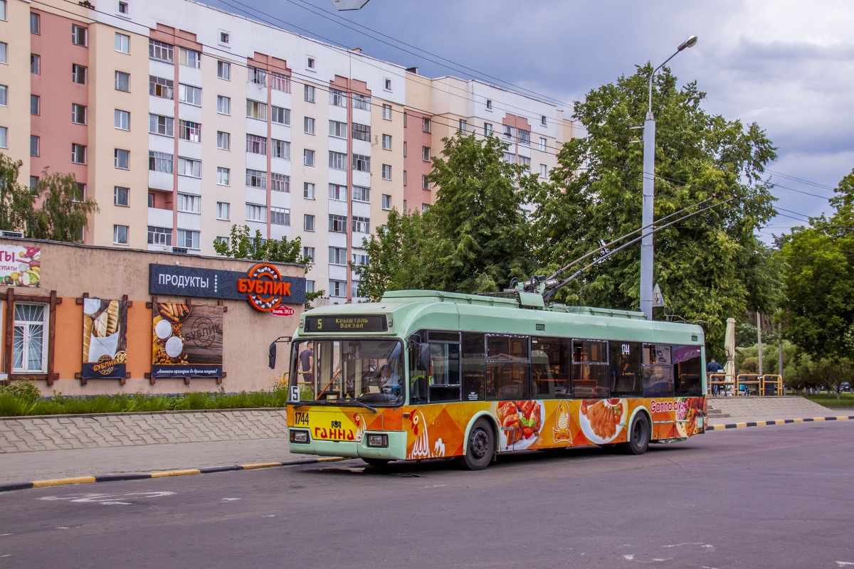 Гомель, БКМ 32102 № 1744