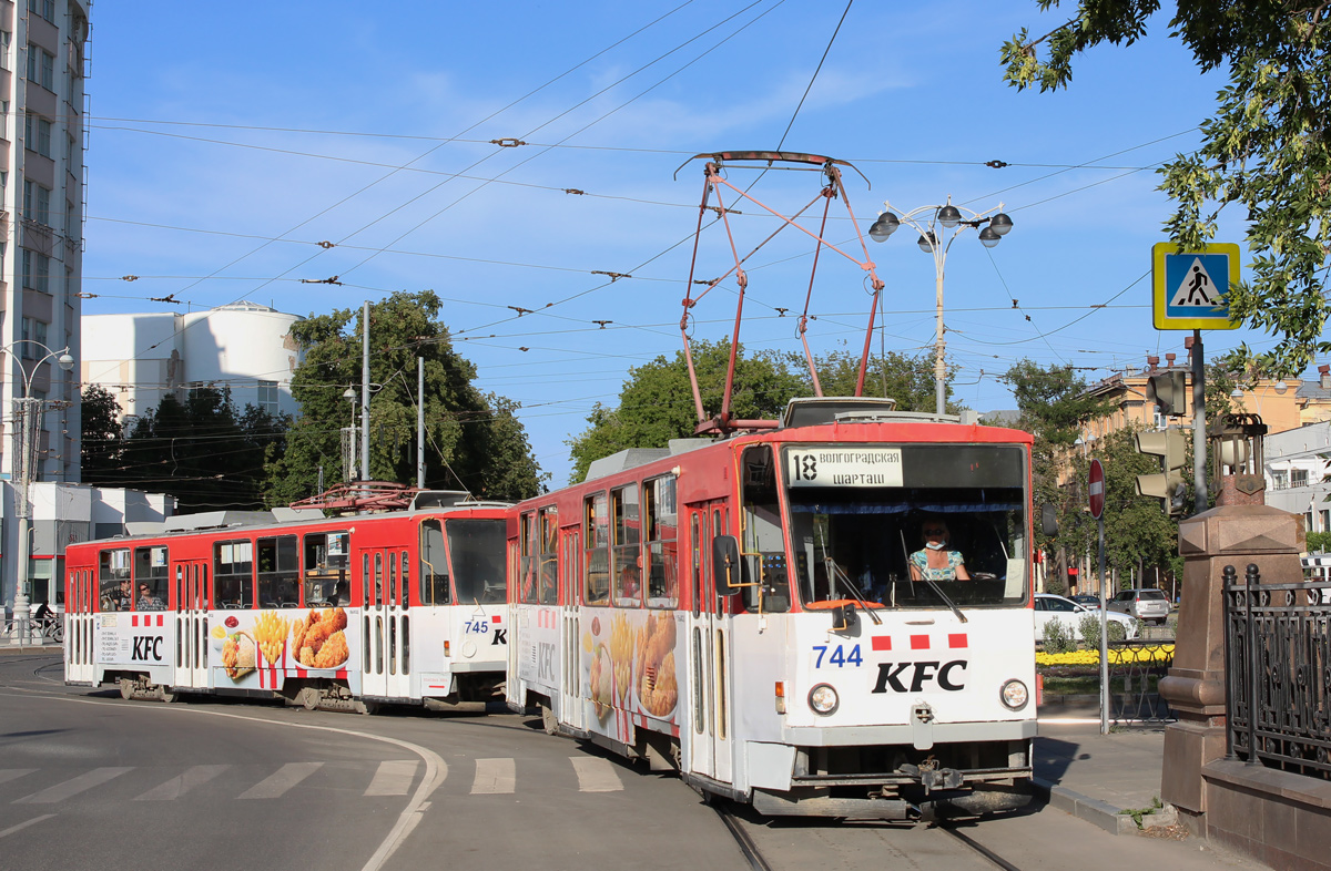 Jekatyerinburg, Tatra T6B5SU — 744