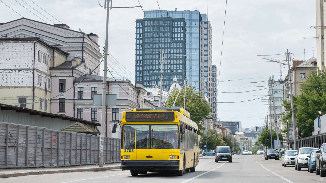 Киев, МАЗ-103Т № 3703