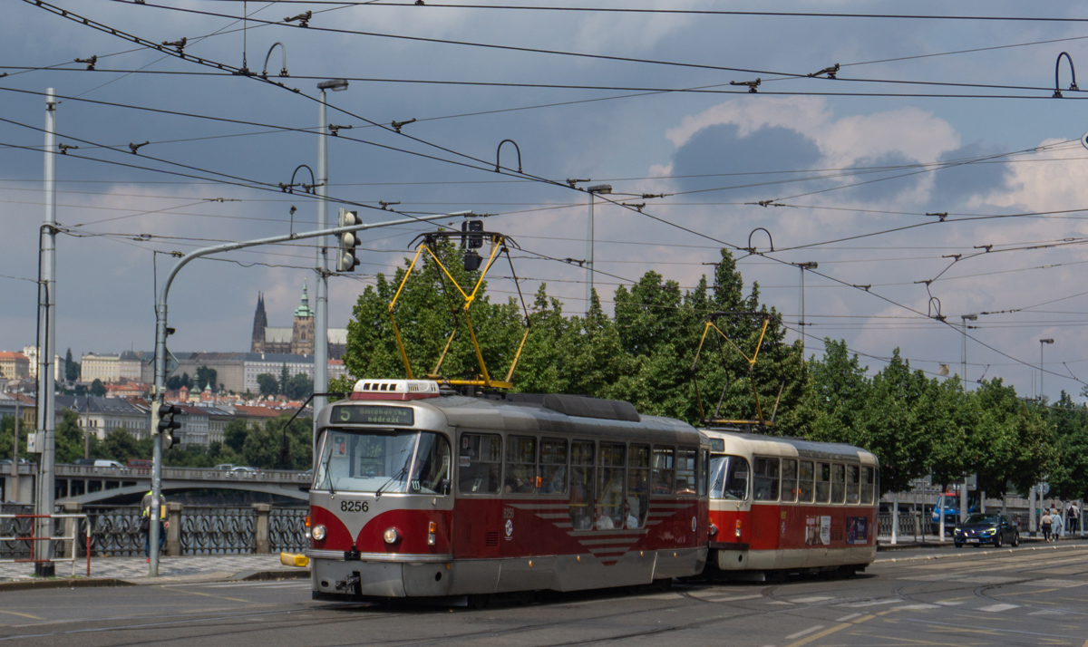 Prague, Tatra T3R.PLF N°. 8256