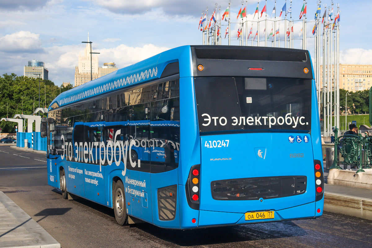 Moskva, KAMAZ-6282 č. 410247