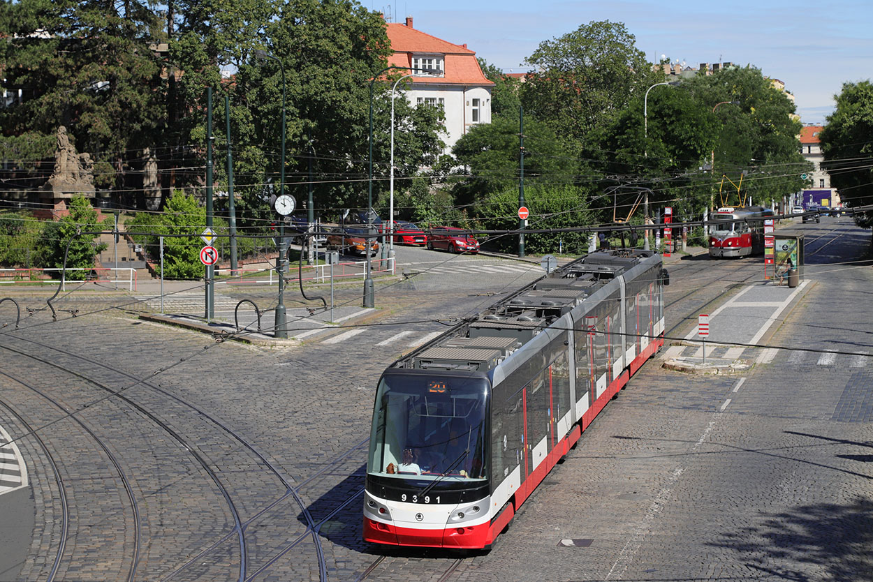 Praha, Škoda 15T6 ForCity Alfa Praha č. 9391