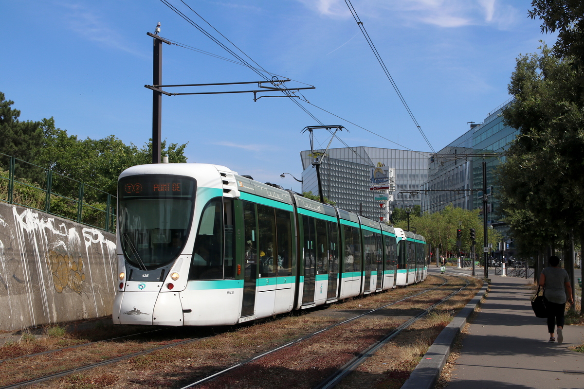 Париж -  Версаль -  Ивелин, Alstom Citadis 302 № 435