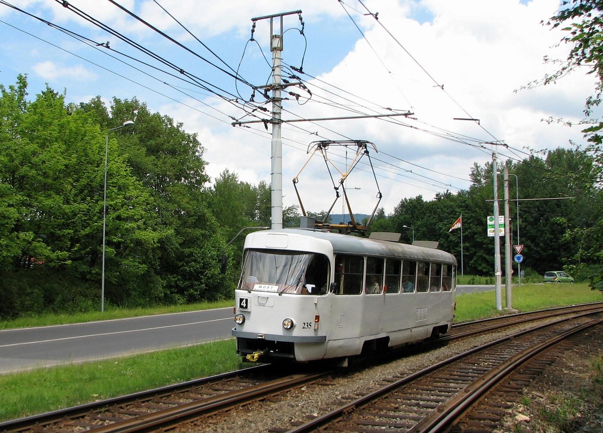 Мост ― Литвинов, Tatra T3SUCS № 235