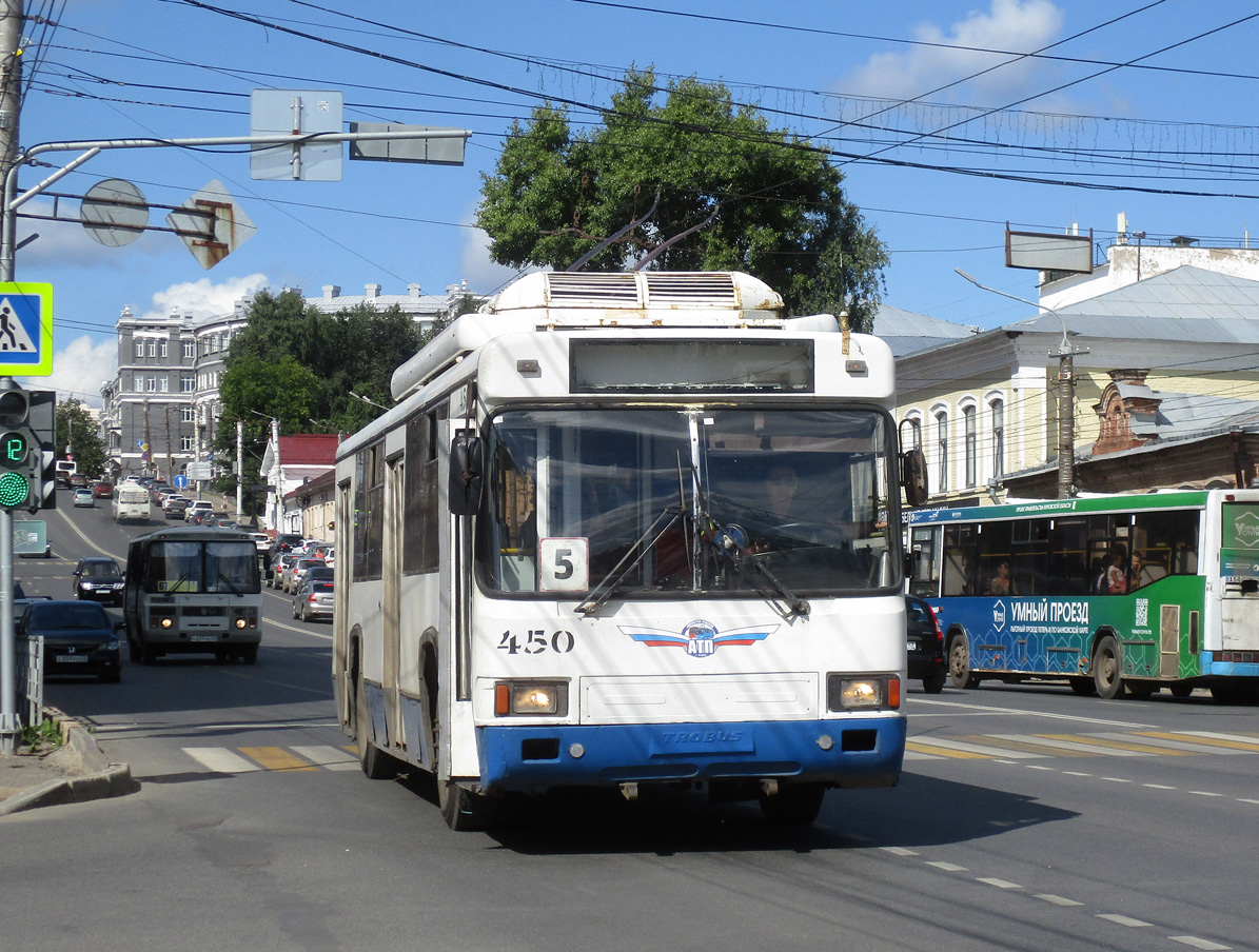 Киров, БТЗ-52764Р № 450