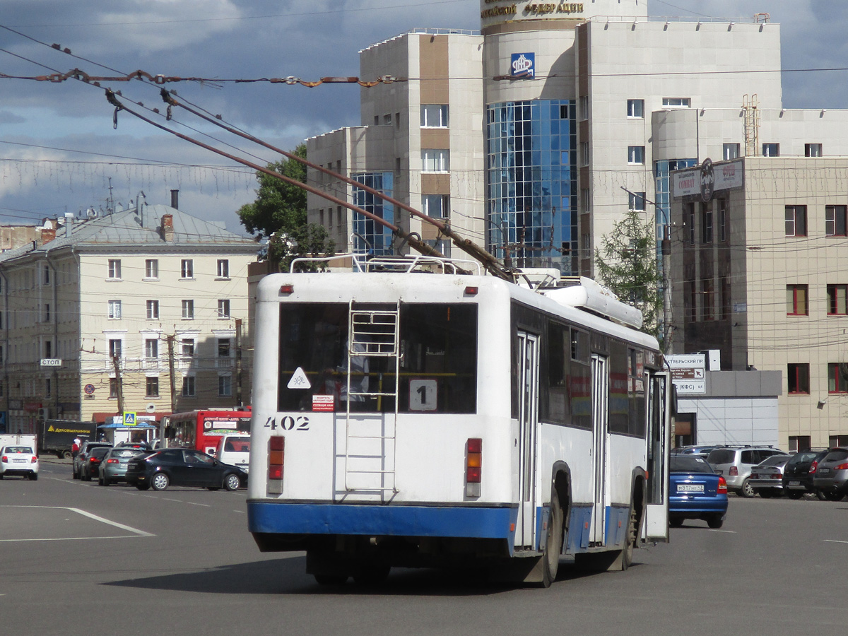 Киров, БТЗ-52767Р № 402