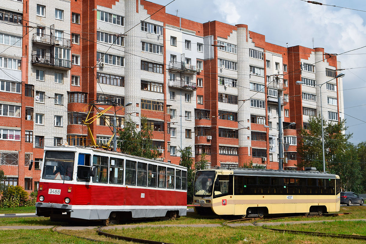 Nijni Novgorod, 71-605 (KTM-5M3) Nr. 3488; Nijni Novgorod, 71-619A Nr. 3211
