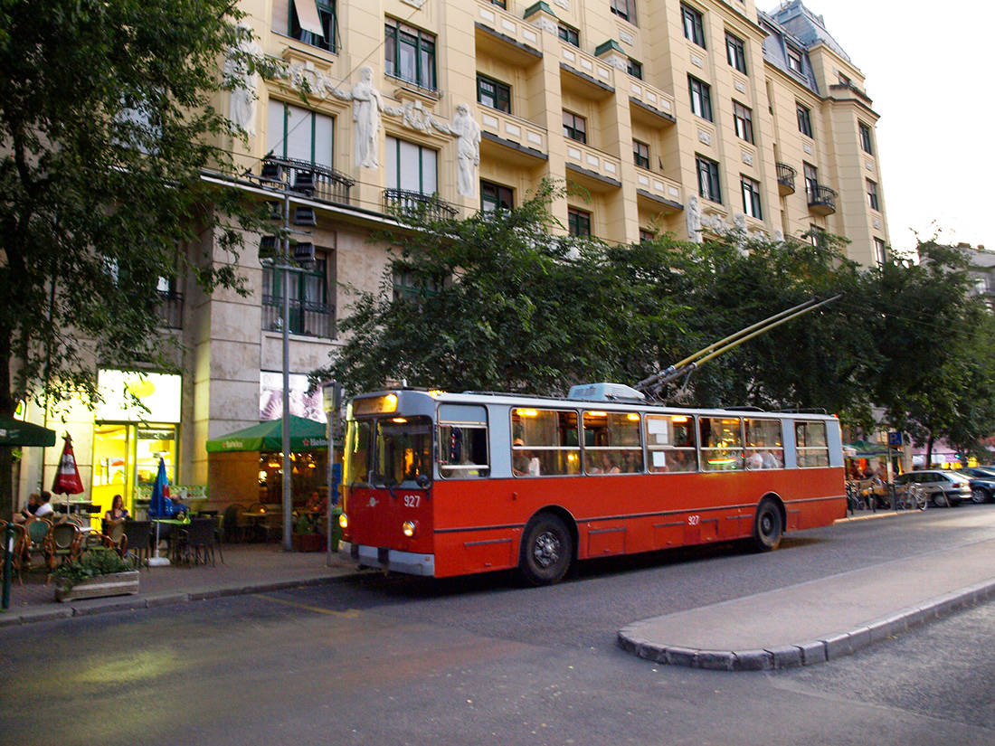 Будапешт, ЗиУ-682УВ № 927