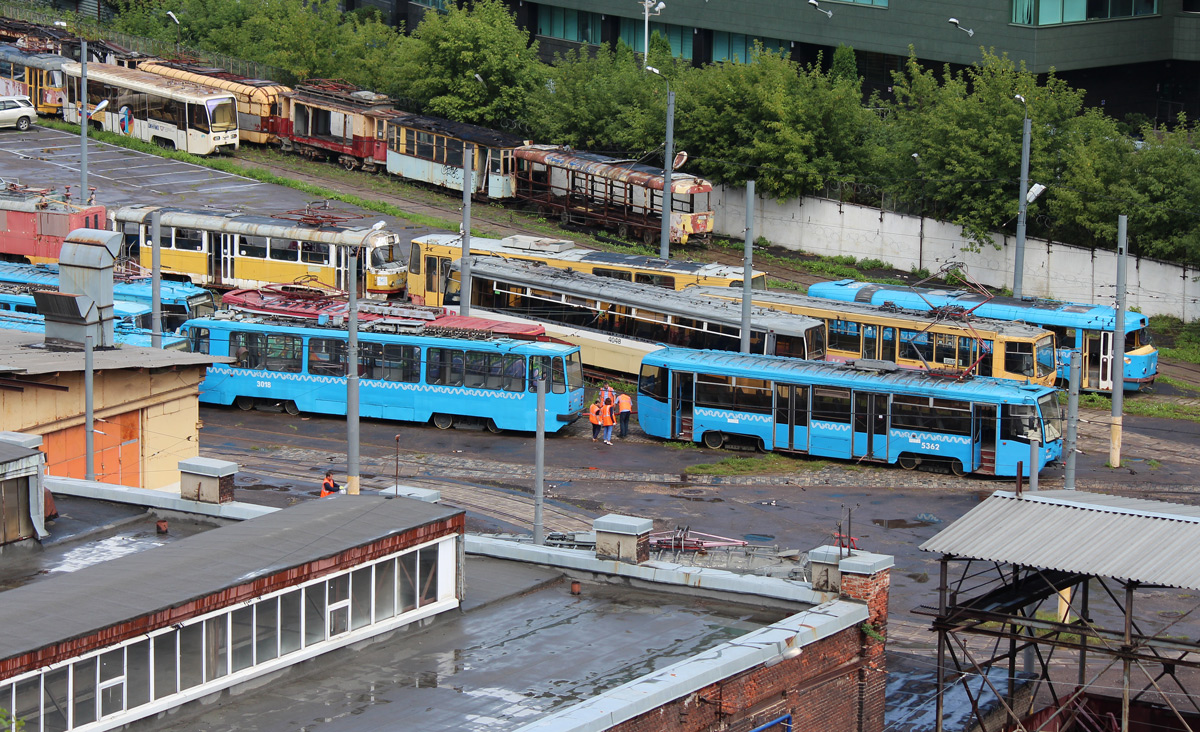 Moskau, 71-134A (LM-99AE) Nr. 3018; Moskau, 71-619K Nr. 5362