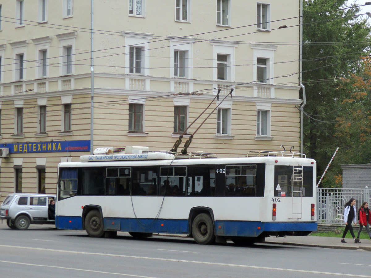Киров, БТЗ-52767Р № 402