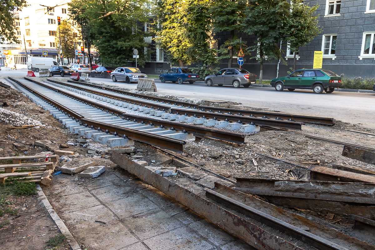 圖拉 — Rail repair