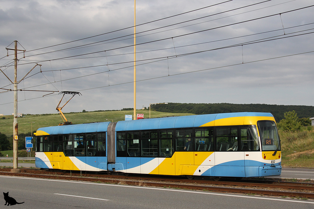 Кошице, Vario LF2+ № 832