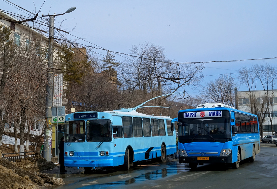 Владивосток, ЗиУ-682Г [Г00] № 238