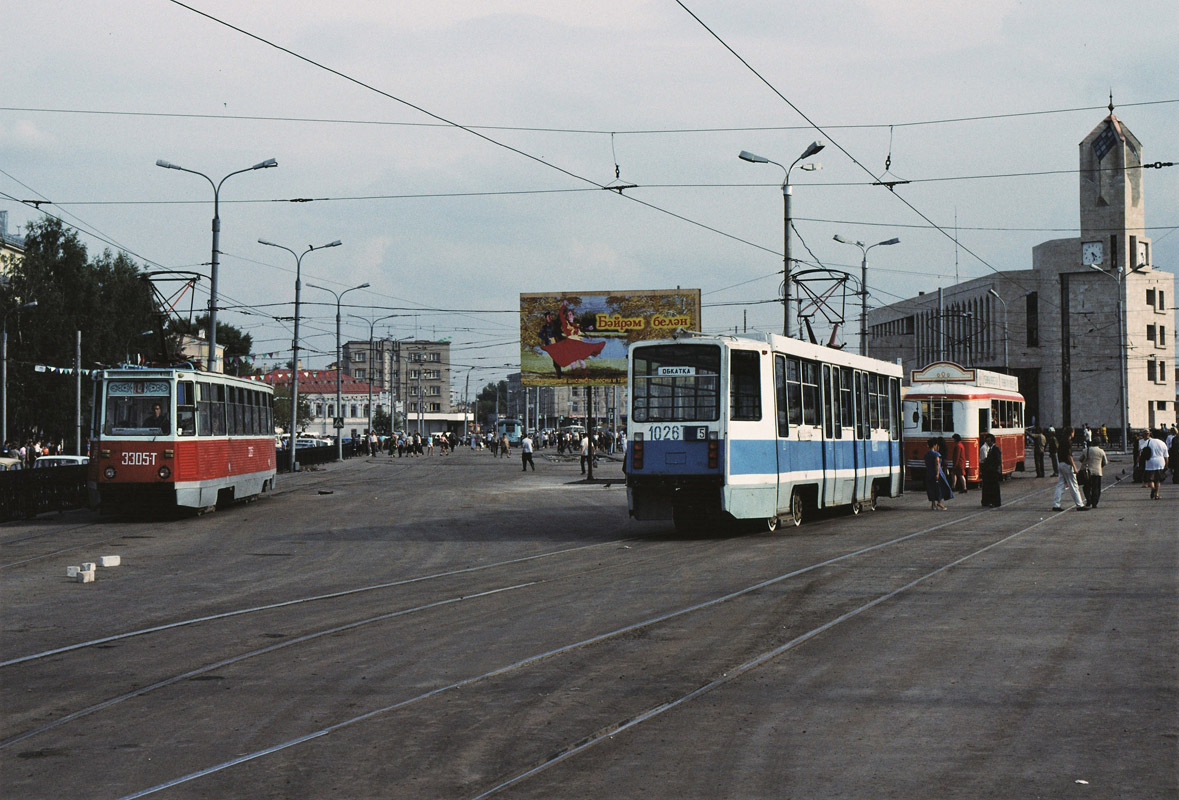 Казань, 71-605 (КТМ-5М3) № 3305; Казань, 71-608КМ № 1026