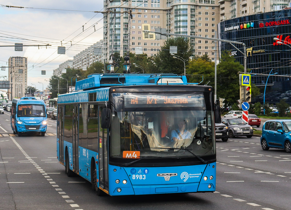 Moskva, SVARZ-MAZ-6275 č. 8983