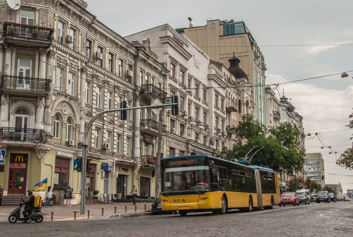 Киев, ЛАЗ E301D1 № 2623; Киев — Движение по служебному кольцу Леонтовича — Б. Хмельницкого — Пирогова