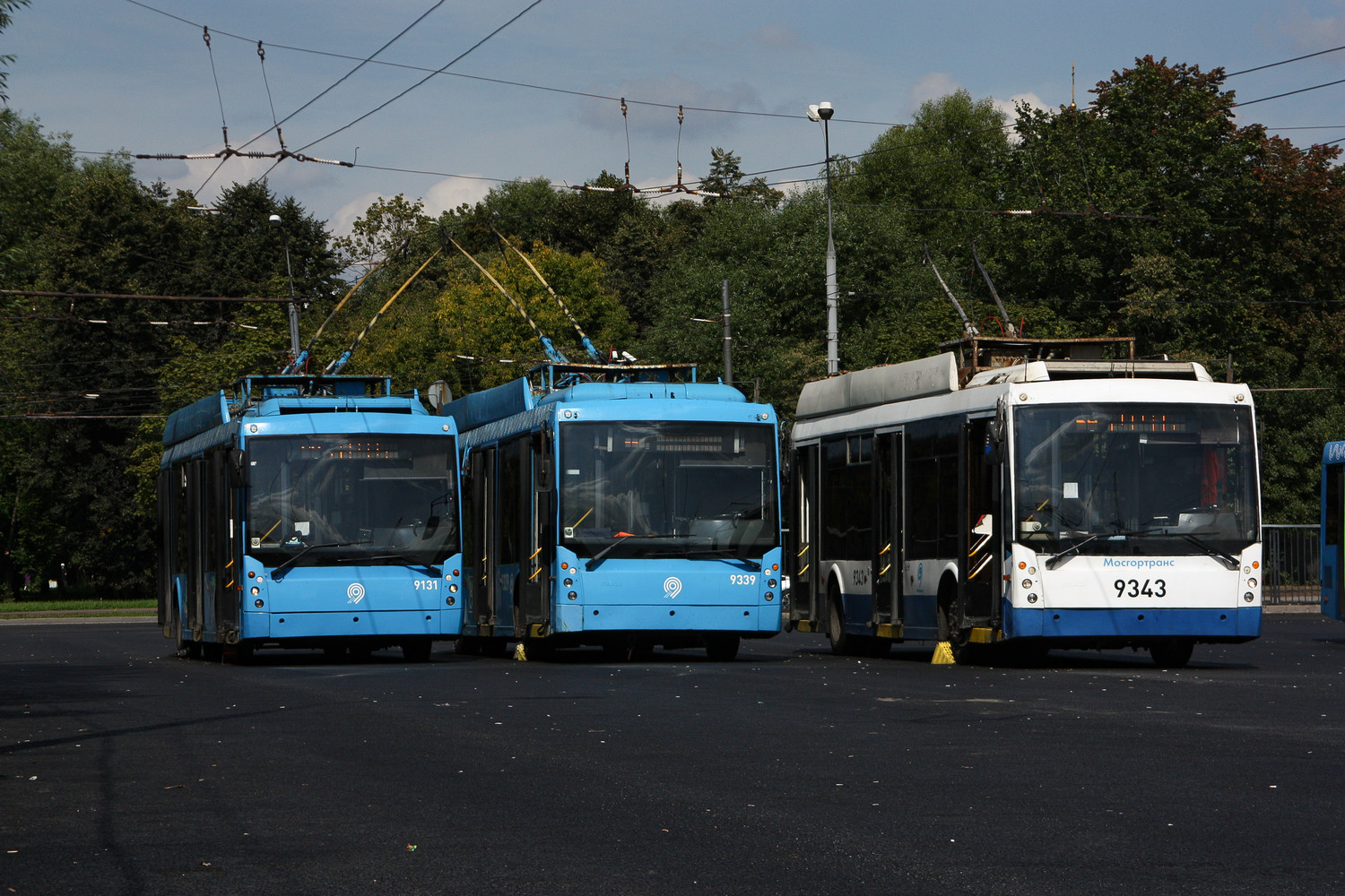 Maskva, Trolza-5265.00 “Megapolis” nr. 9131; Maskva, Trolza-5265.00 “Megapolis” nr. 9343