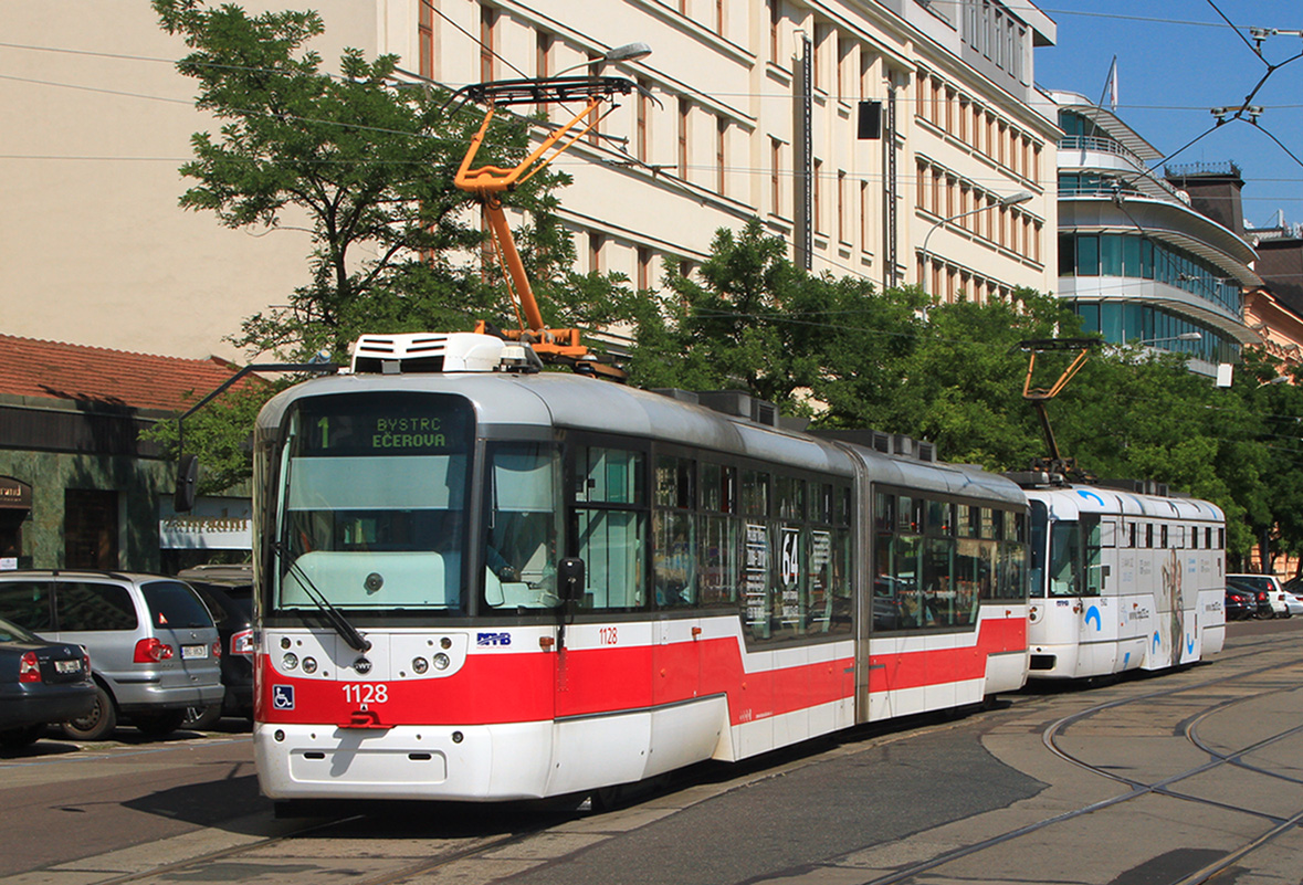 Брно, Vario LF2R.E № 1128; Брно, Vario LFR.E № 1582