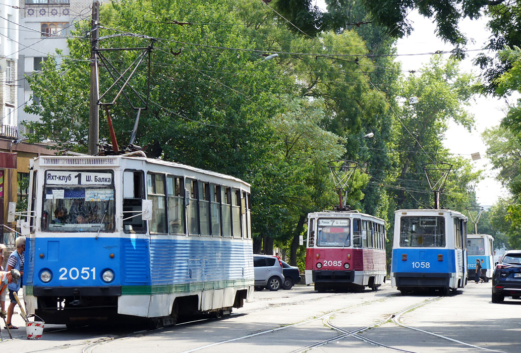 Николаев, 71-605 (КТМ-5М3) № 2051; Николаев, 71-605 (КТМ-5М3) № 2085; Николаев, 71-605 (КТМ-5М3) № 1058
