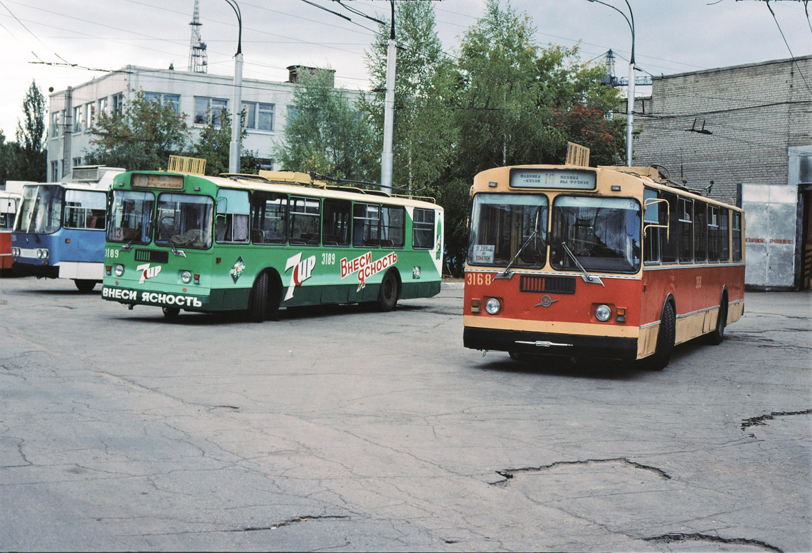 Самара, ЗиУ-682Г [Г00] № 3189; Самара, ЗиУ-682Г [Г00] № 3168; Самара — Исторические фотографии — Трамвай и Троллейбус (1992-2000); Самара — Троллейбусное депо № 3