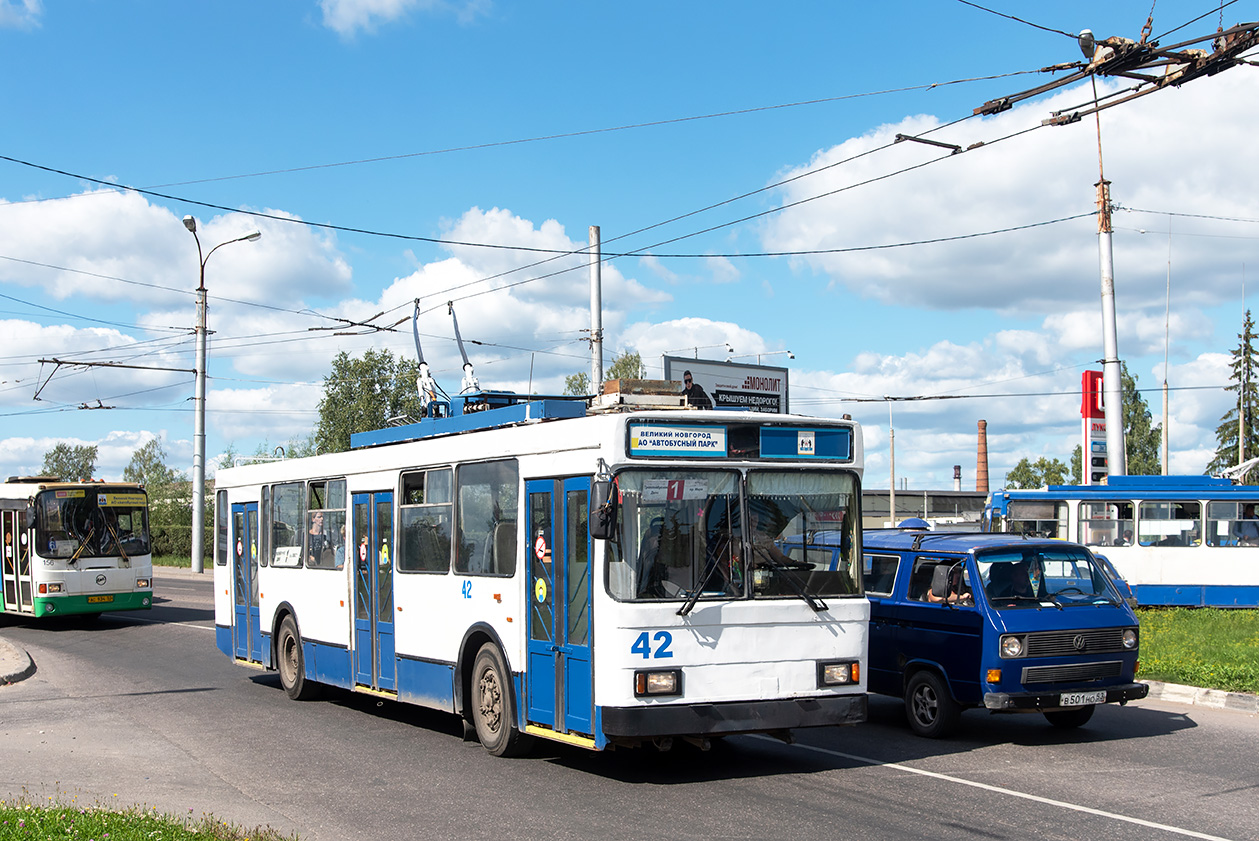 Великий Новгород, ВМЗ-5298-20 № 42